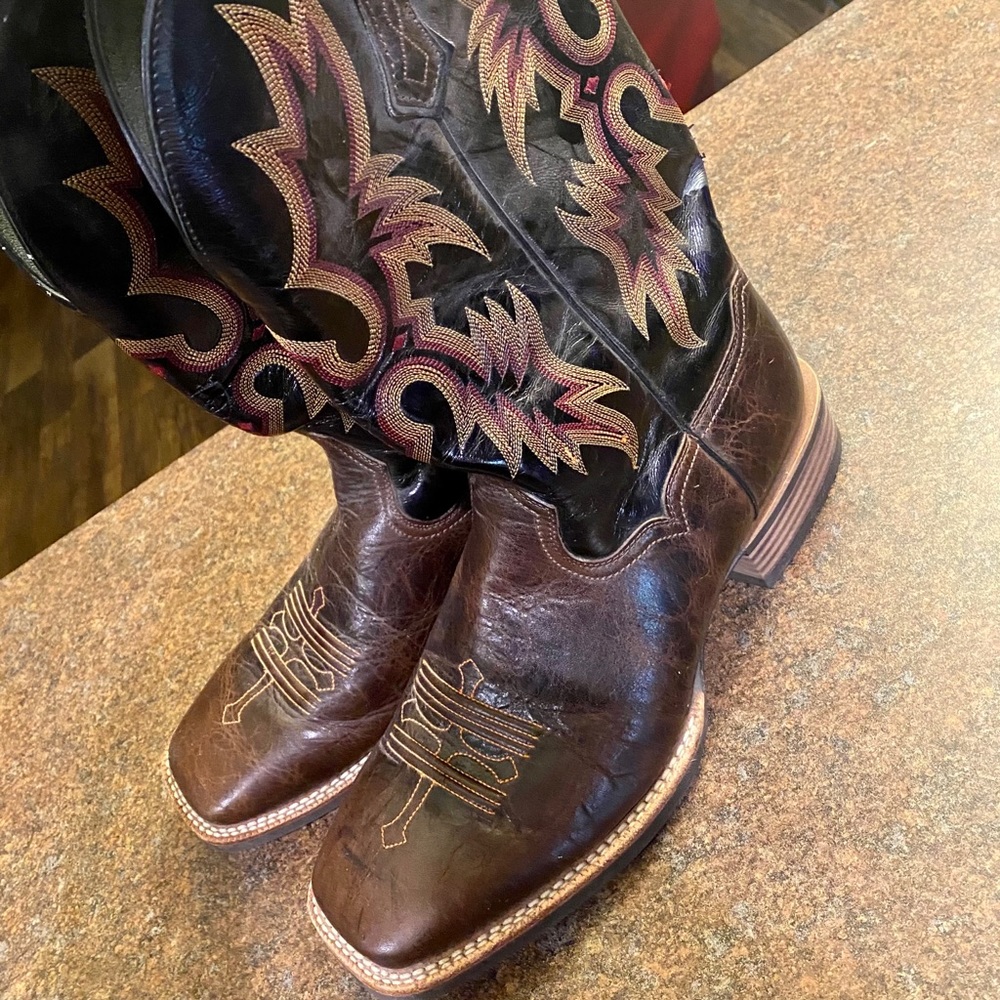 ARIAT TOMBSTONE BOOTS - SQUARE TOE